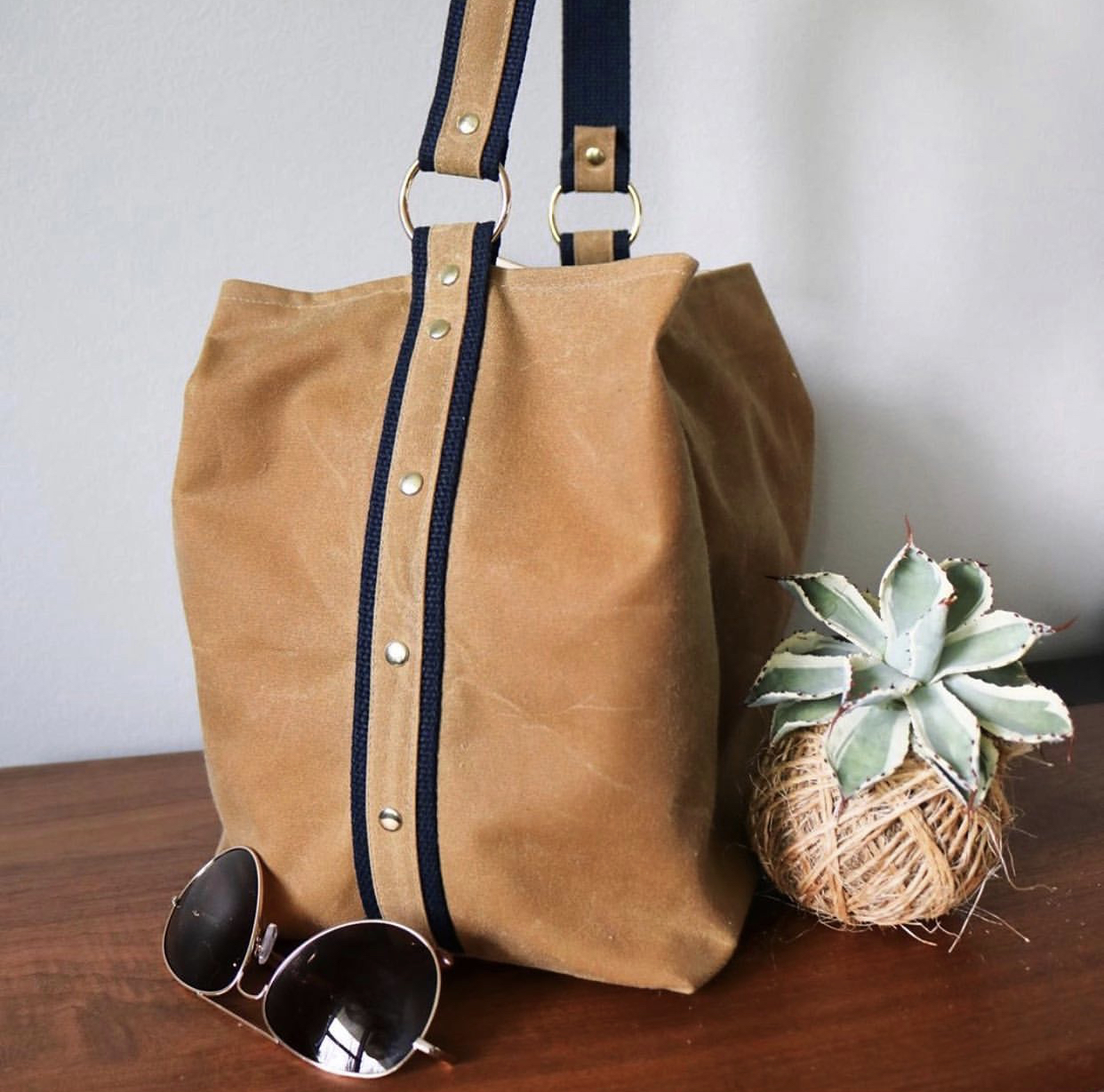 Make Your Own Bags With Waxed Canvas Fabric How To s Guides And New 